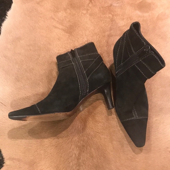 Nordstrom black suede ankle bootie Size 5 1/2 - Picture 1 of 8
